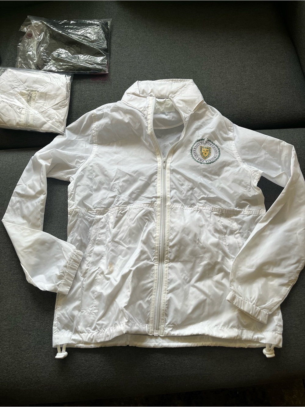 Giordano University of Northern Virginia Unisex Windbreaker XS with Carry Bag